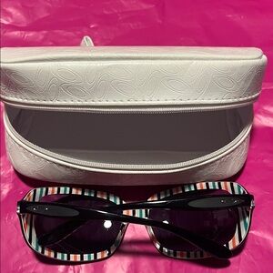 Oakley  Black Sunglasses with White Case EUC Sunglasses 💯perfect